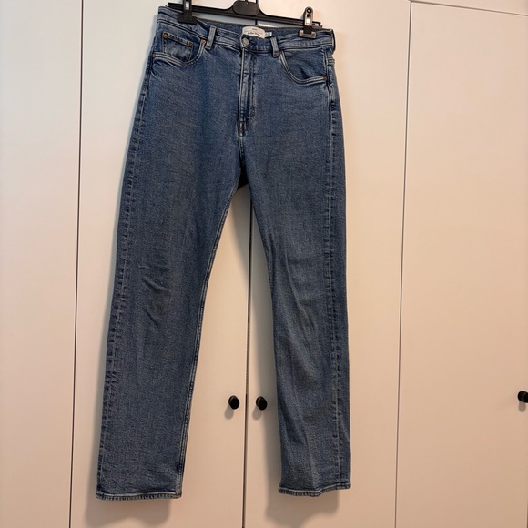 & Other Stories “Favorite Cut” Blue Jeans - Picture 1 of 3